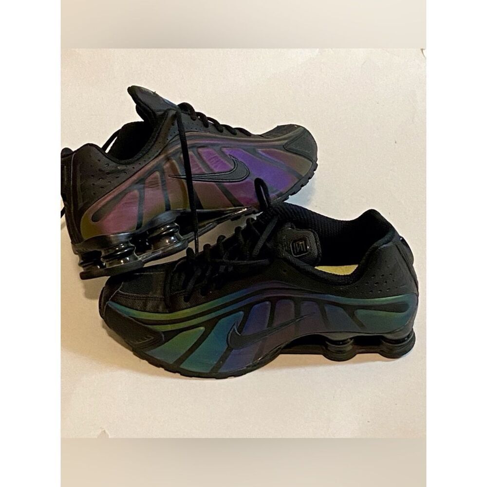 Nike Men’s Black Iridescent Green-Purple Shox Runner Size 8 - Picture 7 of 12